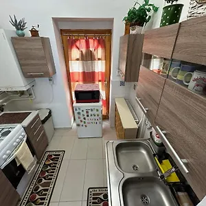 Apartman Tavaszpart Vendeghaz