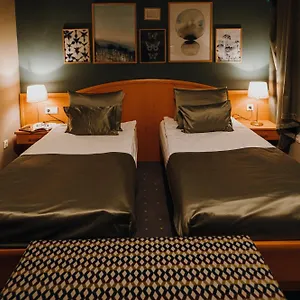 Piano Hotel