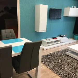 Apartament Igenyes Lakas, Segedyn